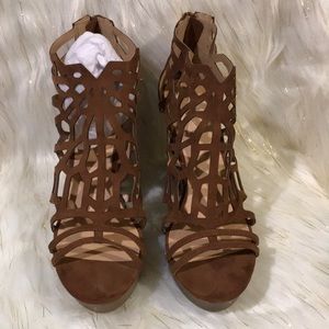 Tan Wedges